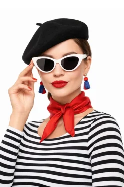 Czarny beret