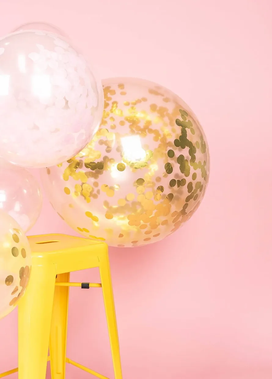 Duży balon ze złotym KONFETTI 50cm