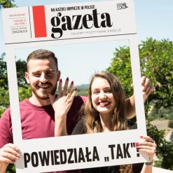 Foto ramka POWIEDZIAŁA TAK! pomysł na sesję narzeczeńską