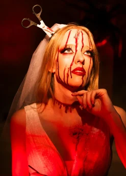 Halloweenowa opaska NOŻYCZKI wbite w głowę