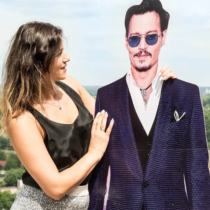 Kartonowa postać JOHNNY DEPP prezent na panieński