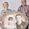 Personalizowane monidło z otworem na twarz PORTRET ŚLUBNY RETRO