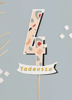 Personalizowany topper na tort na 4 URODZINY