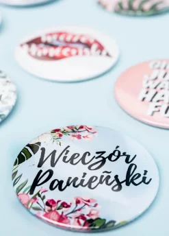 Przypinka na wieczór panieński KWIATY 7,5 cm
