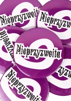 Przypinka na wieczór panieński NIEPRZYZWOITA