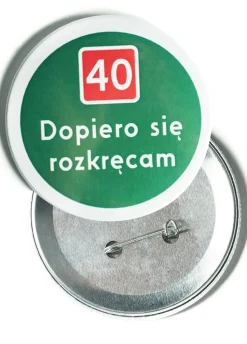 Przypinka urodzinowa ZNAK 40 zielony 7,5 cm